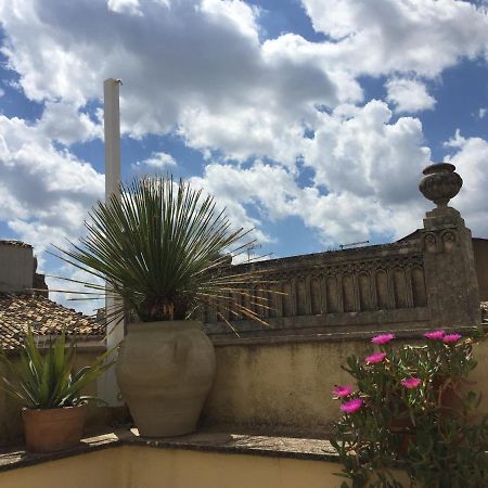 Love At First Sight Noto Exterior foto