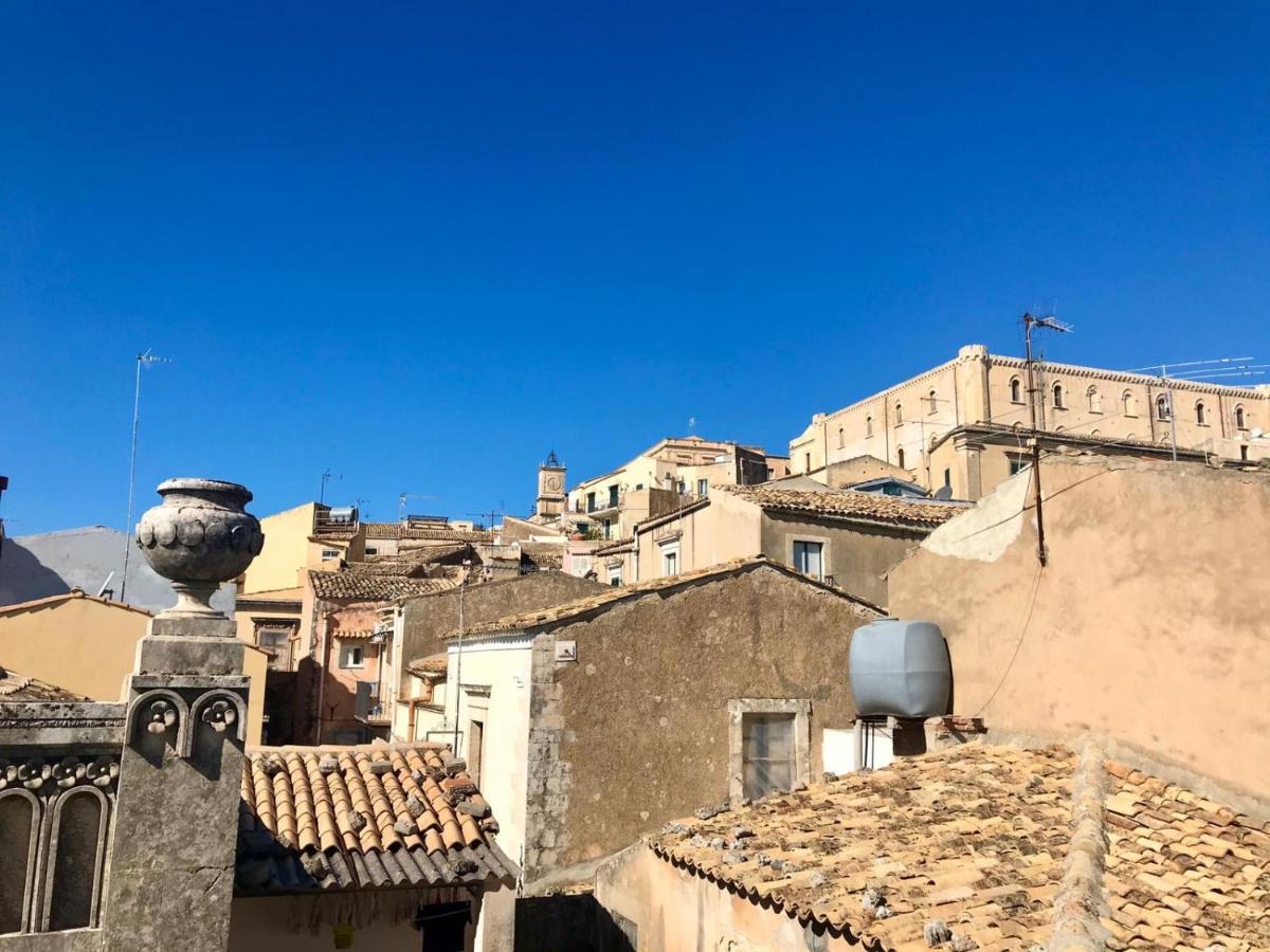 Love At First Sight Noto Exterior foto