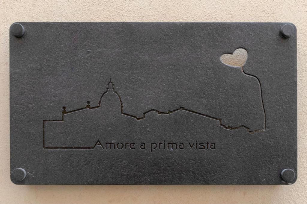 Love At First Sight Noto Exterior foto