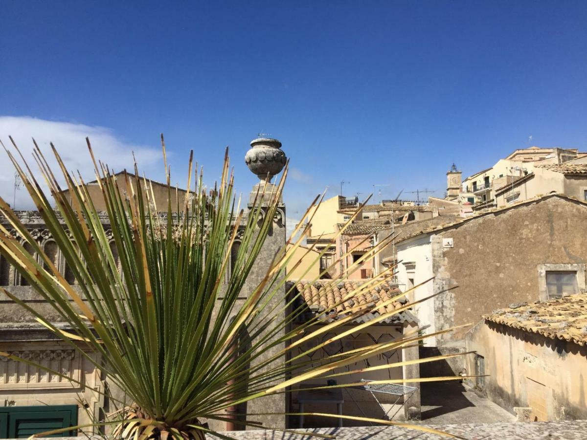 Love At First Sight Noto Exterior foto