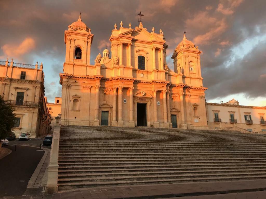 Love At First Sight Noto Exterior foto